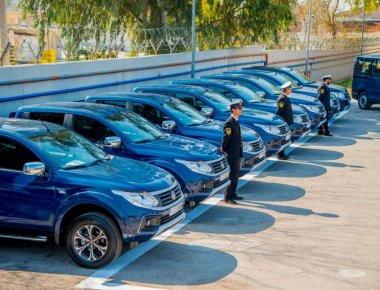 Με αυτά τα αυτοκίνητα κυκλοφορεί το Πολεμικό Ναυτικό (φωτό)